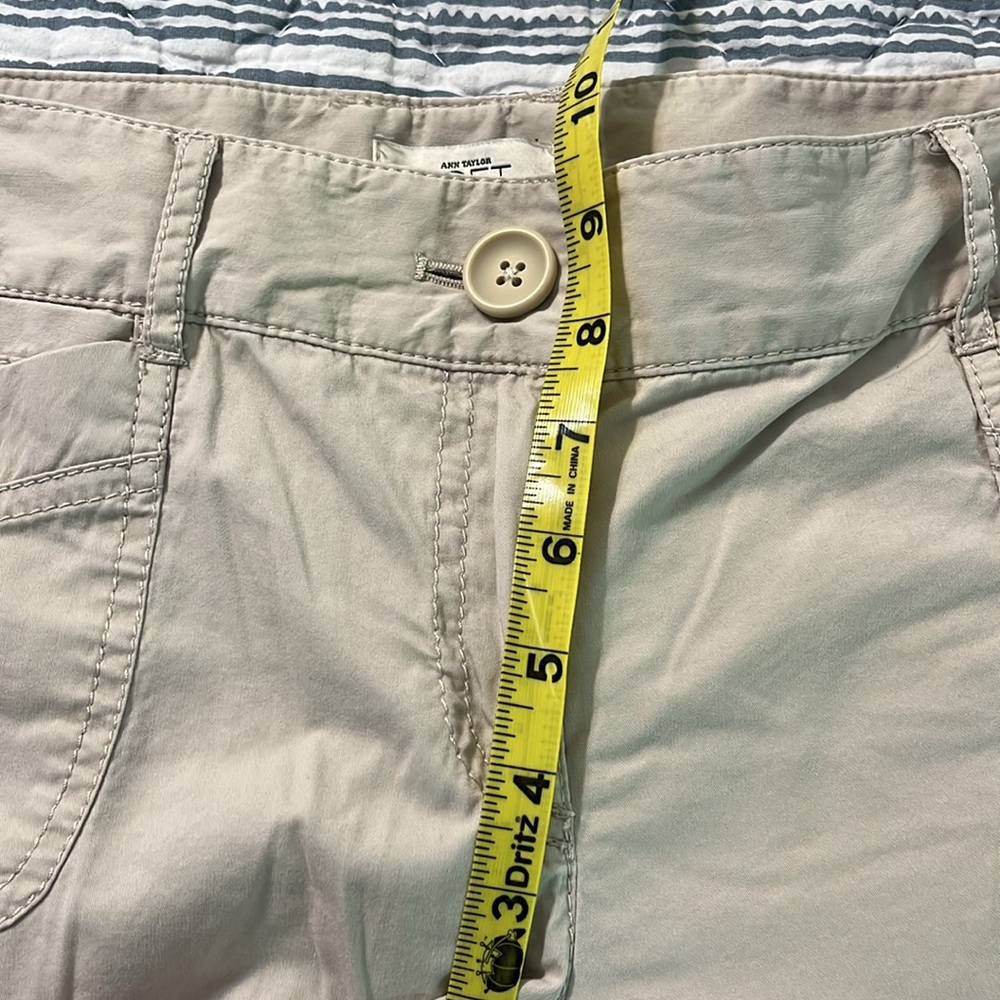 LOFT size 10 khaki cropped pants - Picture 5 of 6